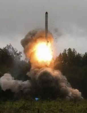 FireShot Webpage Screenshot #1756 - 'トランプ米