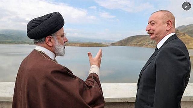 FireShot Webpage Screenshot #977 - 'Rescuers search fo