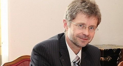 1000x1000-1509885071-milos-vystrcil