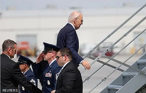 FireShot Webpage Screenshot #1441 - 'バイデン氏、