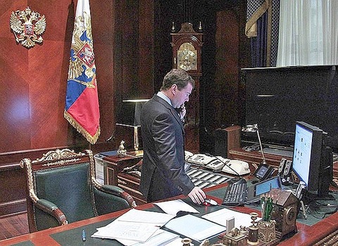 President-Dmitry-Medvedev-003