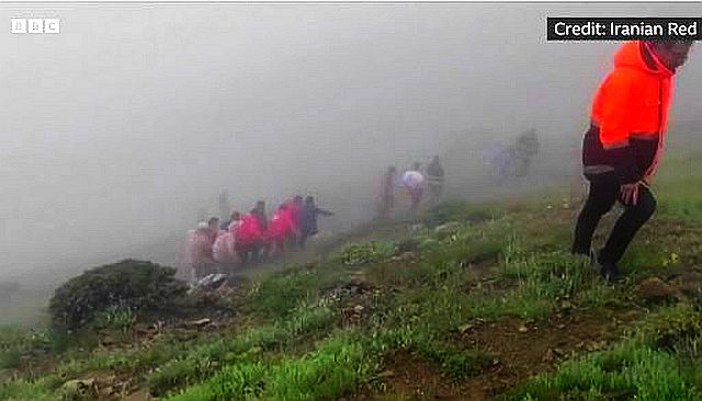 FireShot Webpage Screenshot #979 - 'イラン大統領のヘリが山