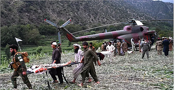 アフガニスタン東部地震、死者800人超える_生存者は