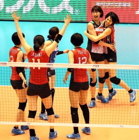 バレー日本女子、タイに奇跡のフルセット逆転勝利