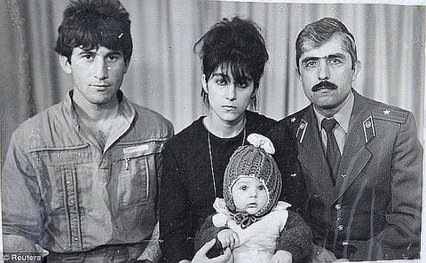 article-0-196E7408000005DC-801_638x395