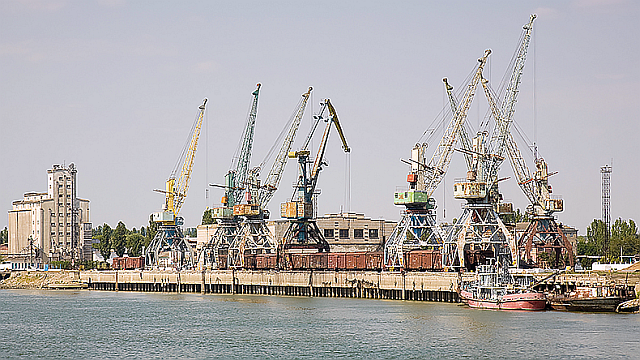 Reni port Danube cranes