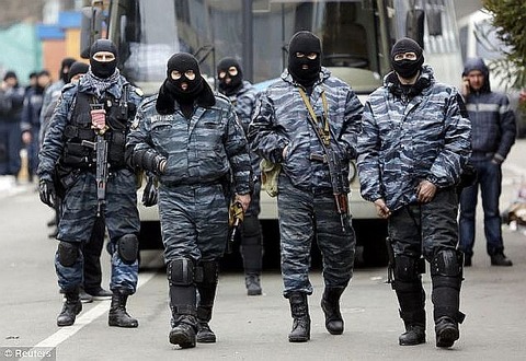 article-2567420-1BBEB30200000578-165_634x436