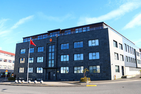 69f7983f-92a6-494d-9802-5e2ba882b94e