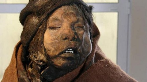boy-inca-mummy