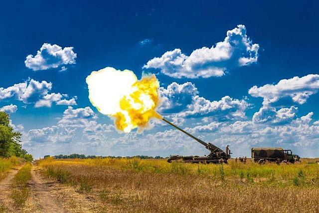 ukraine-artillery-fire