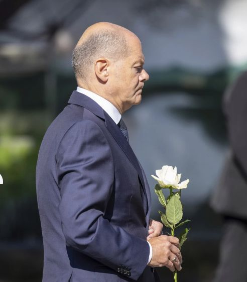 FireShot Webpage Screenshot #1594 - 'German leader vo