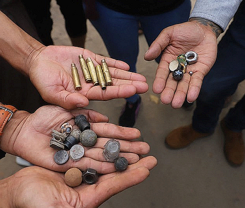 FireShot Webpage Screenshot #196 - 'デモ隊に実弾