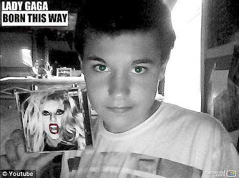 article-2039801-0E01D49C00000578-277_468x348