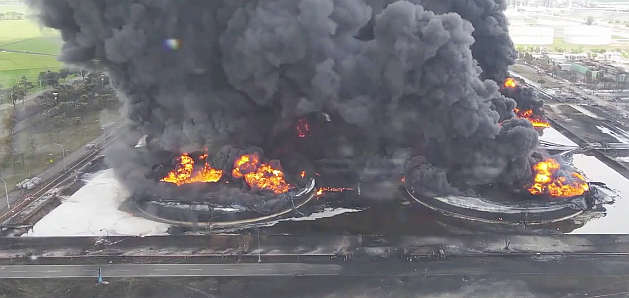 (8) 【緊急】ロシア最大製油所、炎上爆発〜