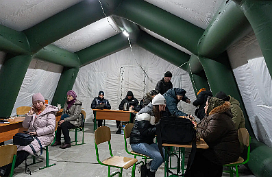 ウクライナ、かつてない厳冬 戦火と極寒の下で暮