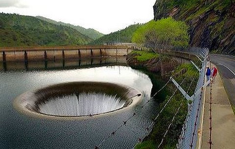 Monticello_Dam_Glory_Hole