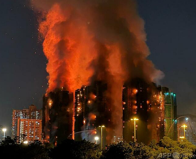 FireShot Capture 439 - 香港の高層住宅で火災、13人死亡 住