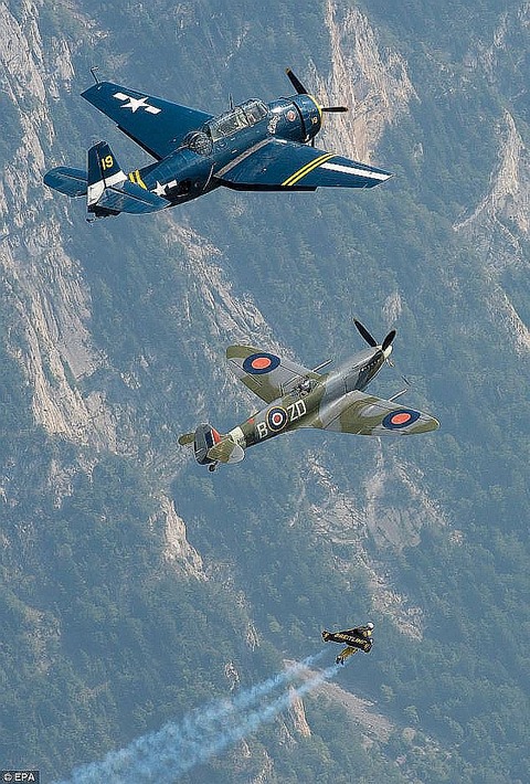 article-2200233-14E5D592000005DC-534_634x938