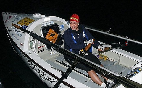 Sarah-Outen-rowing_2196310b