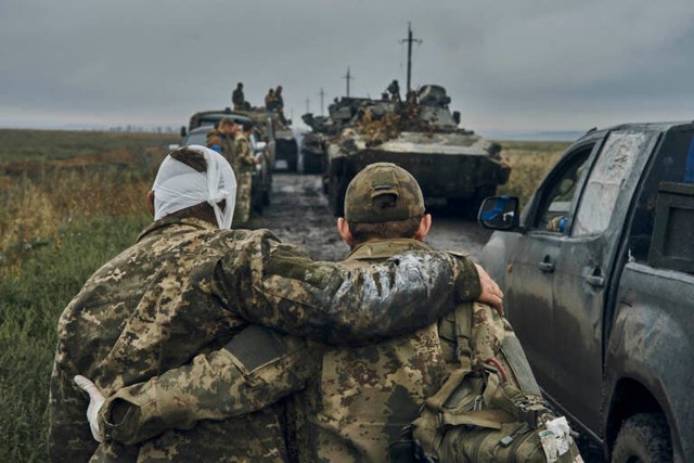 russia-ukraine-war-soldiers-AP-022323-768x512