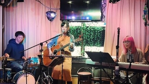 DCE5D7ED-9D59-4616-8D9D-69591F2CB2C5