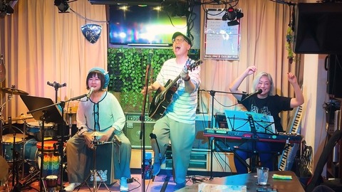 C02B9979-9C66-4298-AE52-CAFD026163CE