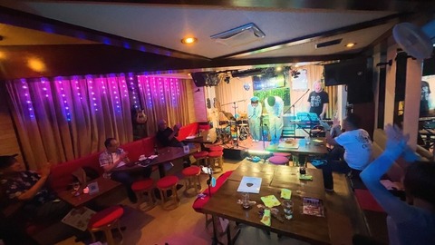 1382EFA3-BCD4-45B8-BB56-9E25E0B34ED8