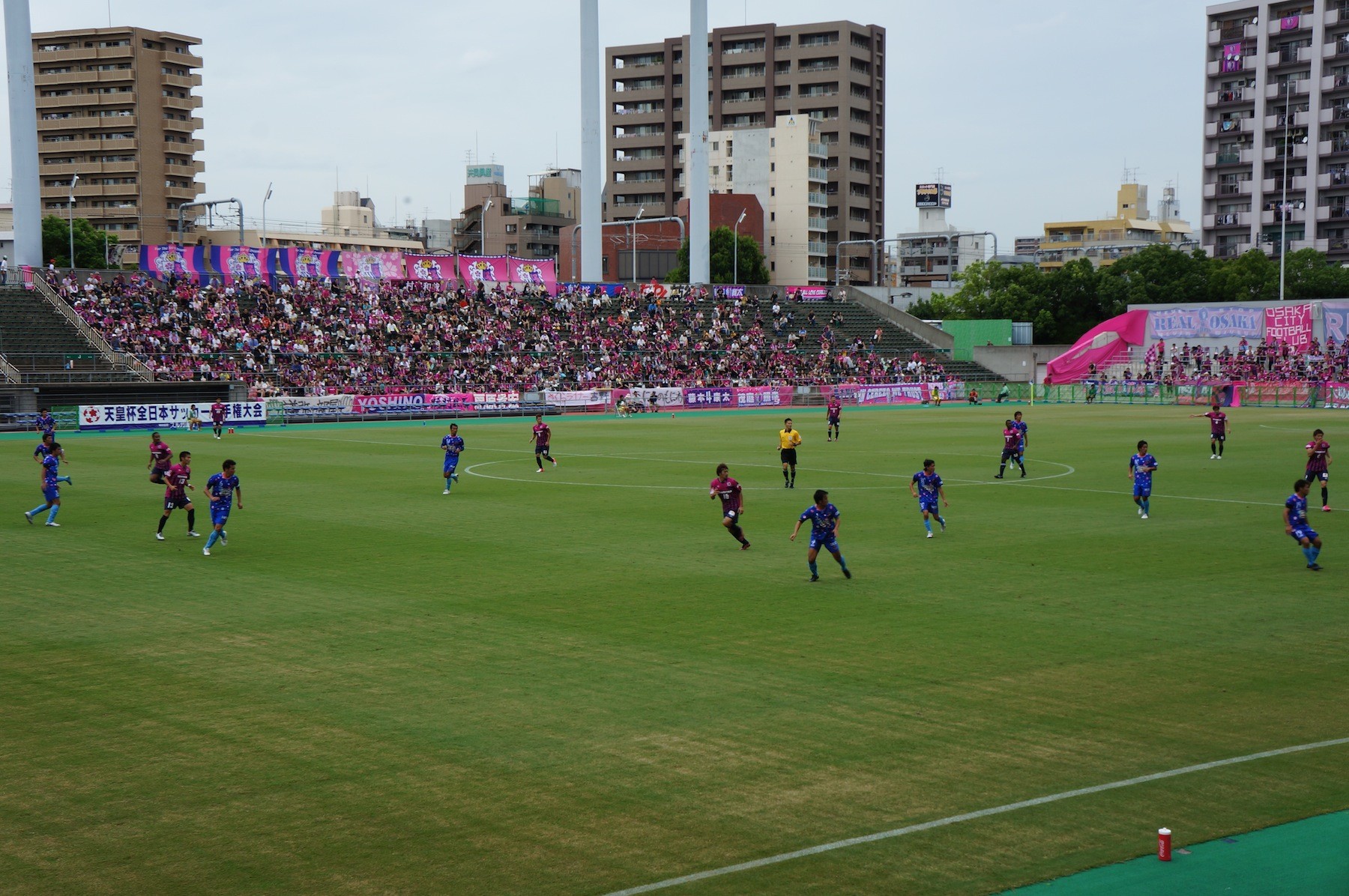 サッカー 天皇杯2回戦 奈良クラブはセレッソ大阪に敗れるも ユニフォームやチャント などで話題満載 奈良ちゅー