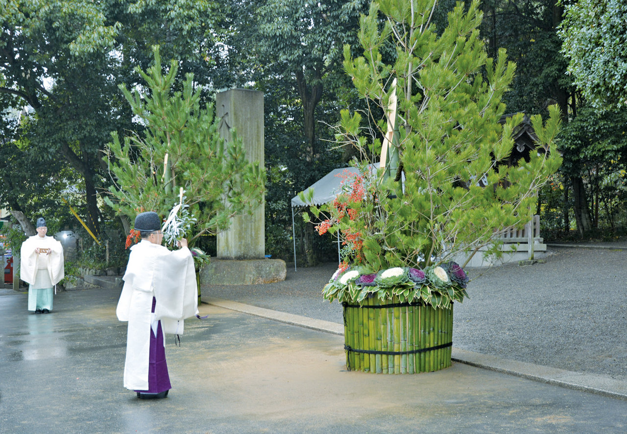 初詣情報 大神神社の 大門松 奈良の地元情報を毎日更新 ならぷら 初詣情報 大神神社の 大門松 奈良の地元情報を毎日更新 ならぷら