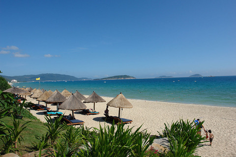 1280px-Sanya_Sun_Photo_by_Dale_Preston