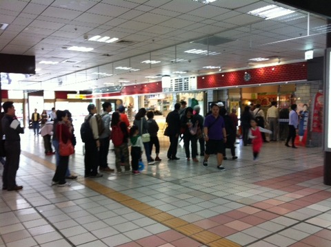 １２１１１５　台北駅５