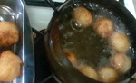たこ焼き揚げ中