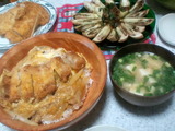 カツ丼で!