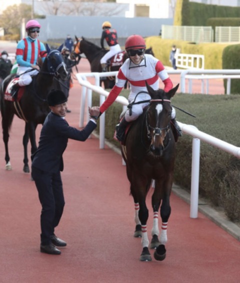 DF06F03B-64E5-4D62-A349-AFAB74D3BEC6