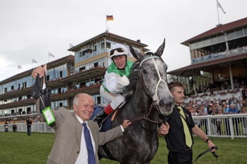 A3B64327-F952-4A57-8DB4-D7492709F939