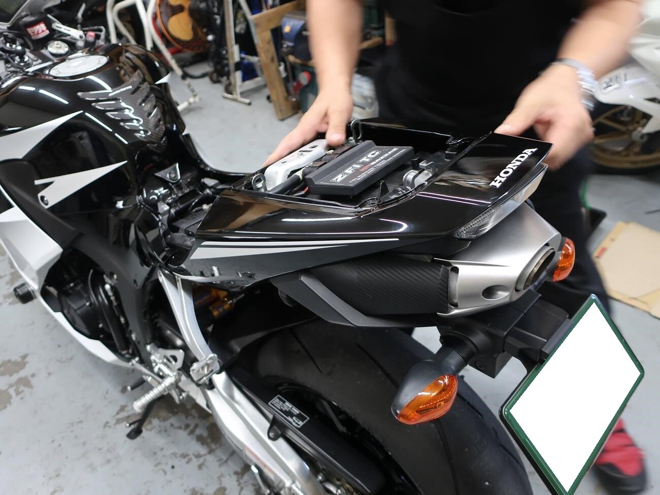 梨塾ガレージ 垂涎フル装】 CBR600RR 車検整備 : 梨本塾 リザルト