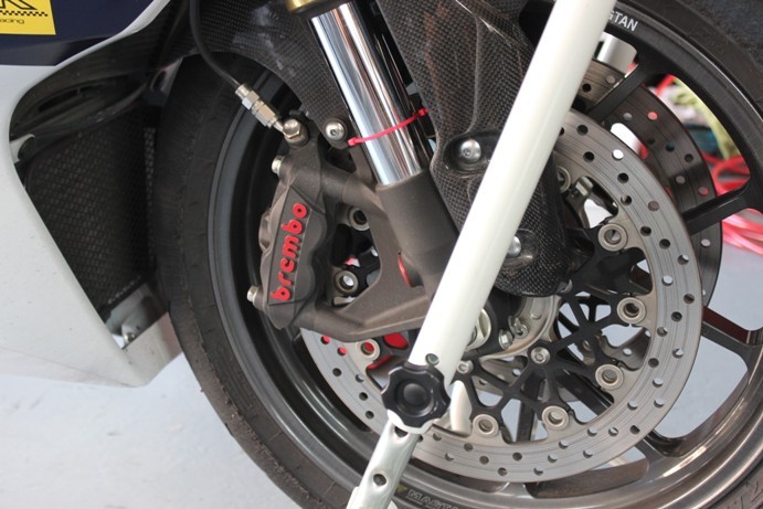 GSXR1000 L3 ブレーキディスク 交換 【梨塾ガレージ GSXR1000 L3 ブレーキディスク 交換 【梨塾ガレージ