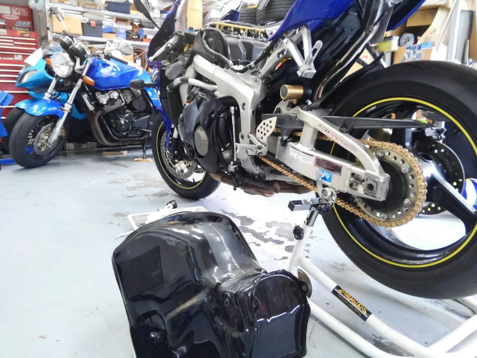 CBR600rr pc37ブラック ラウンドタンク 05-06 BC-PC37 ホンダ CBR600RR