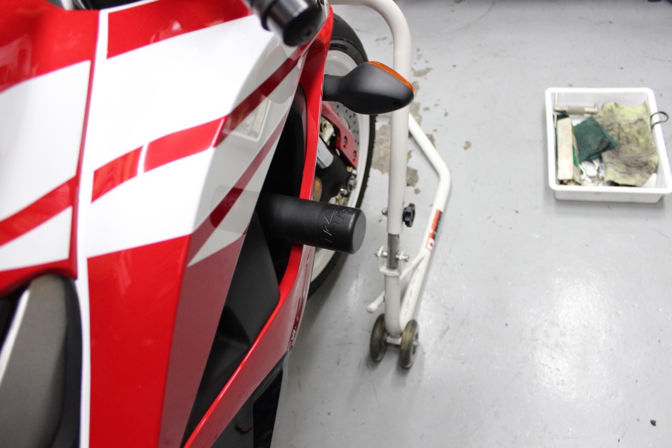 CBR600RR PC40 ブレーキキャリパー メンテナンス