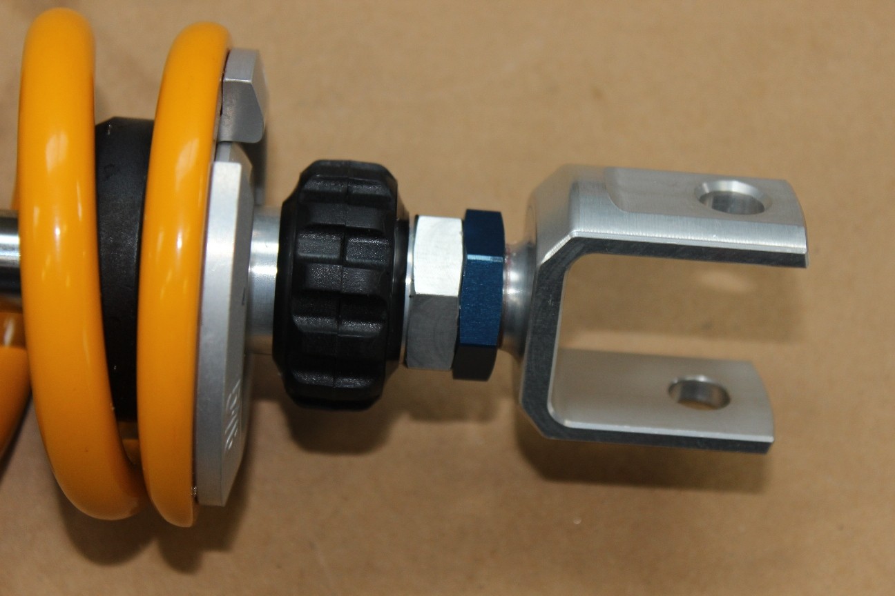 梨塾ガレージ スタート まず手始めに手がけたのはスズキの２台にホンダ１台ですが 梨本塾 リザルト レポート