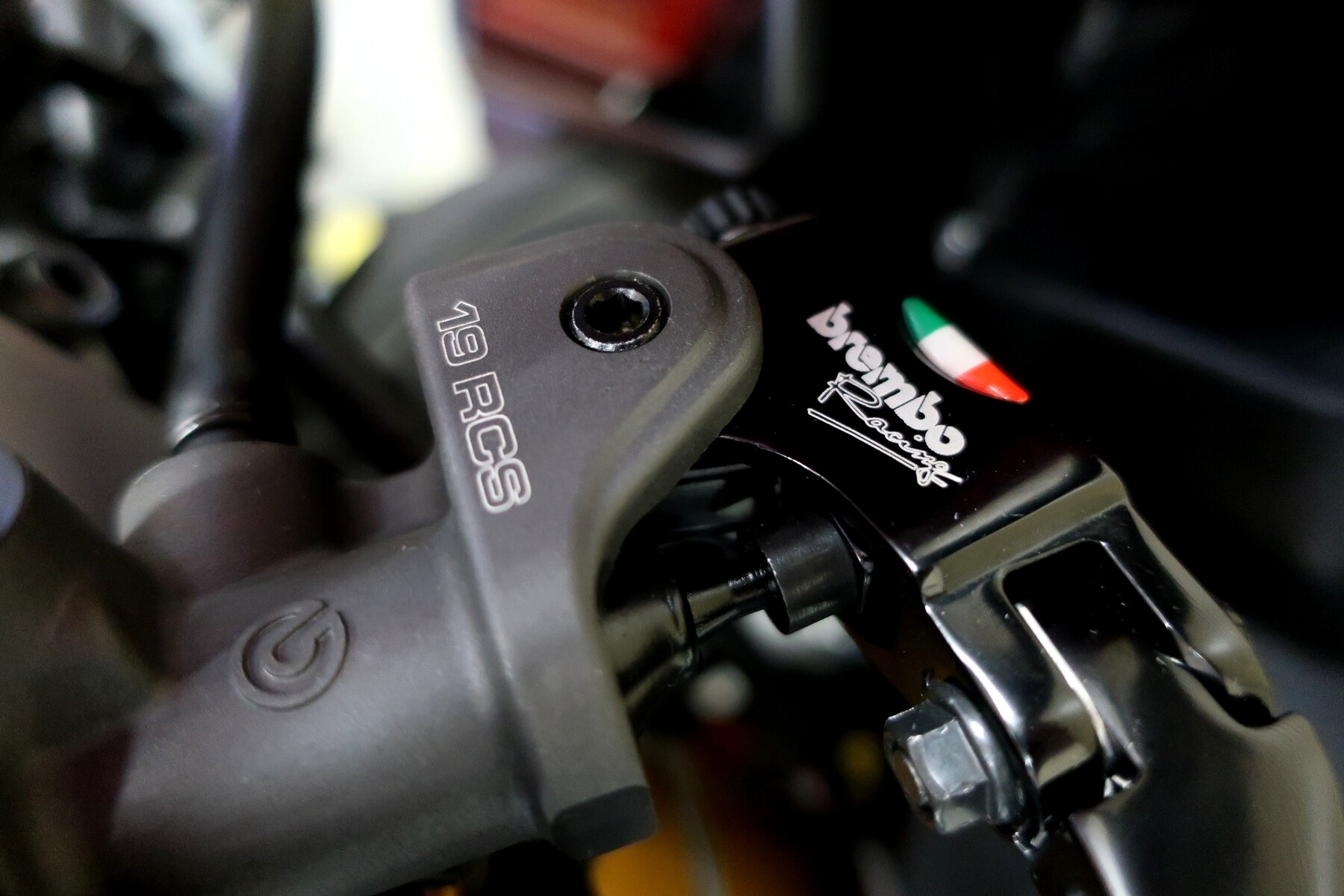 YZF-R1純正リアマスター4XVブレンボbrembo_YZFR1_98-99年ブレーキ流用にもXJR400/XJR1300/YZFR6_MT07_φ1/2 梨塾ガレージ YZF-R1 brembo RCS 装着 ブレンボマスター装着