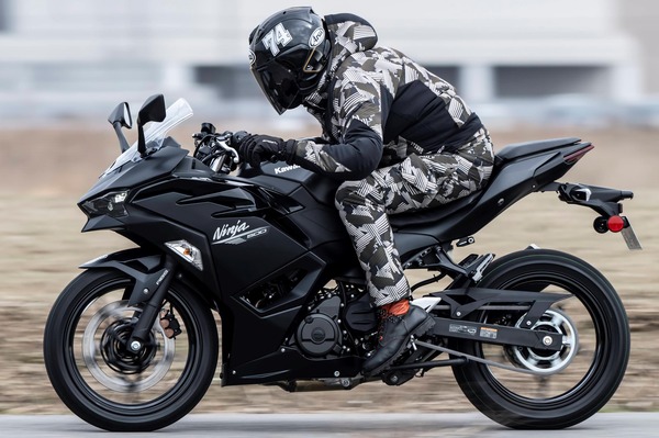 Ninja500梨塾ガレージコンプリート