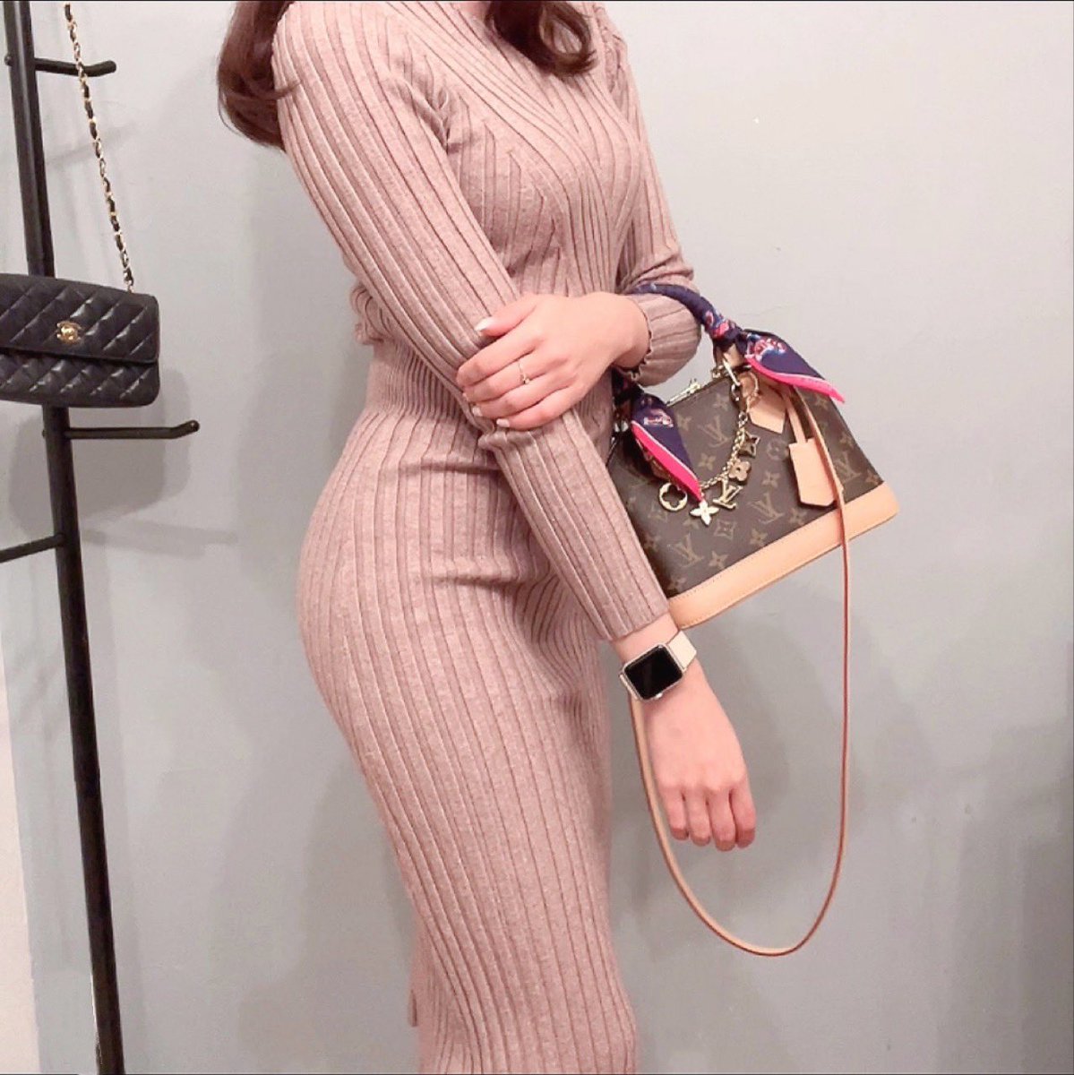 韓国お姉さん風ニットワンピです 生地はもちもち𓂃 𓈒𓏸 H 地下アイドル速報局