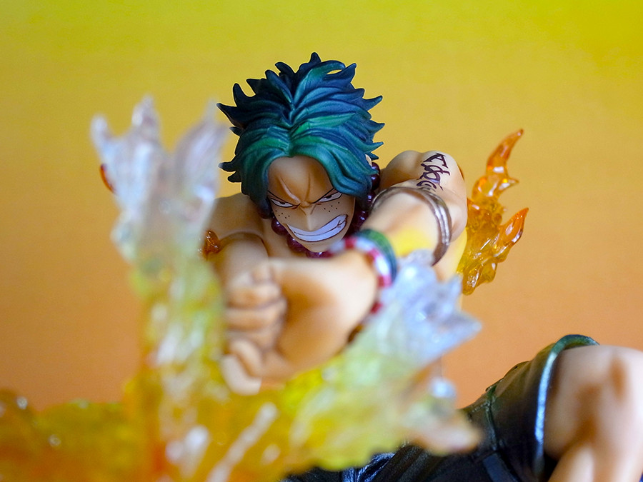 Amazon.co.jp: フィギュアーツZERO ポートガス・D・エース