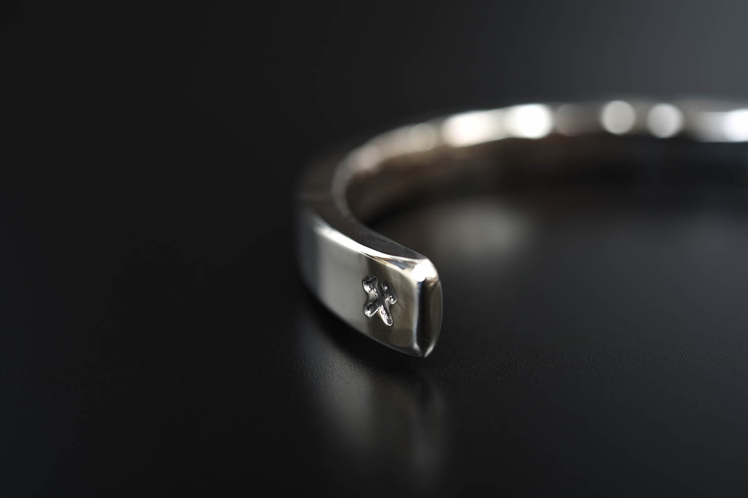 Gossamer-cuff-SV-Po-9