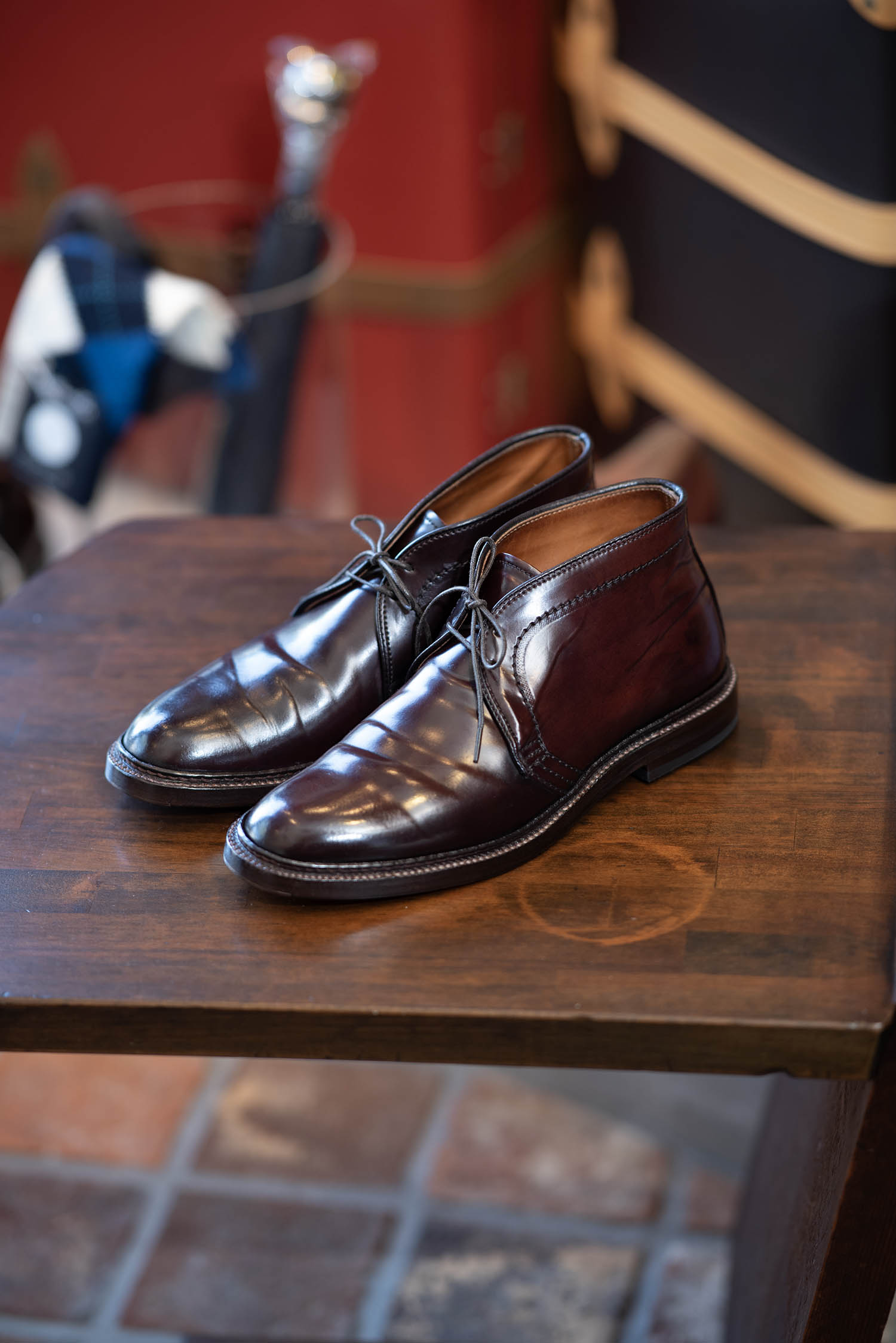 GUIDI チャッカブーツ 一枚革 Vibram貼り付け済 ヒール高UP