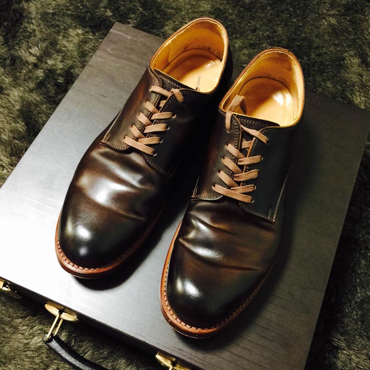 今年は雨でも雪でもコードバンを履こう! 本日のお朝事は、MOTOです