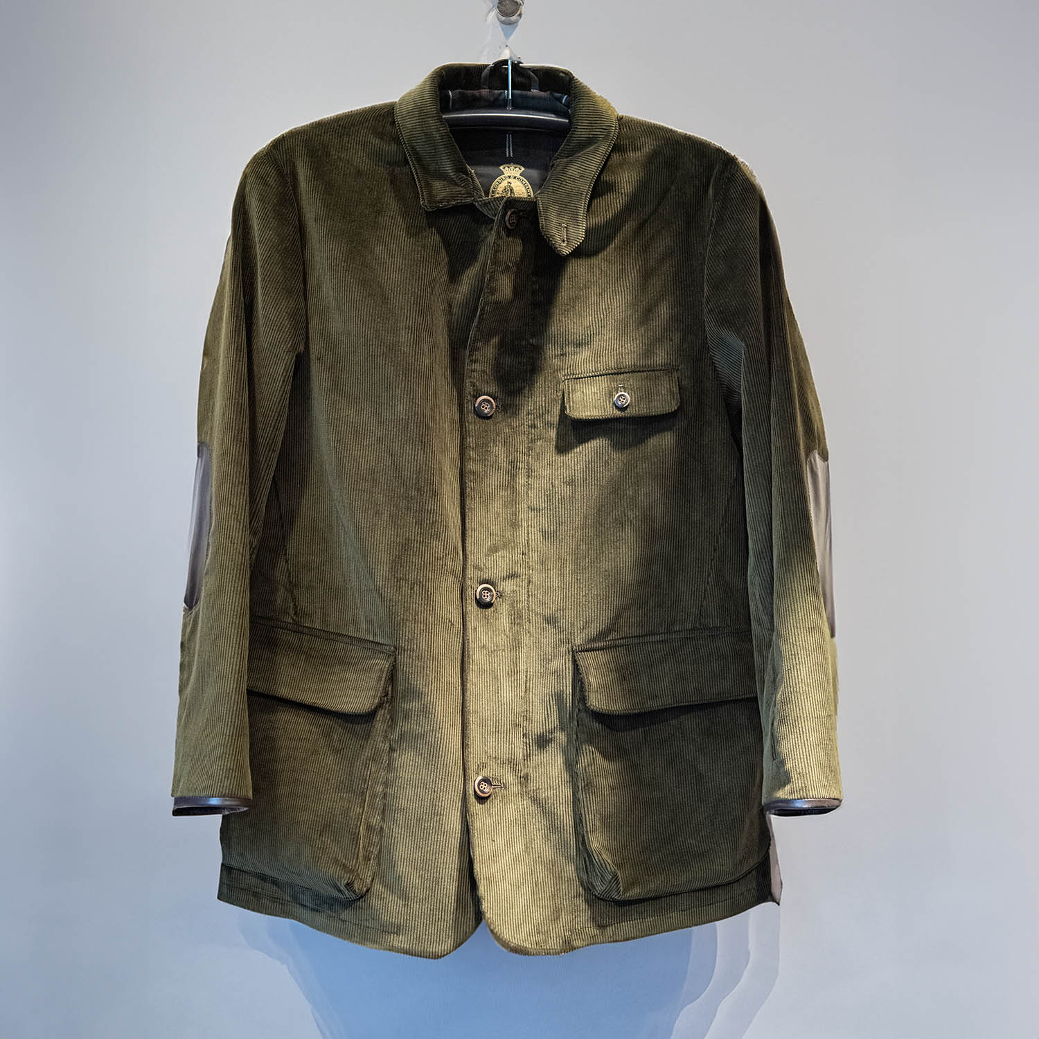 深まる秋に纏う英国―CORDINGS『Voyager Jacket』の上質な余裕 