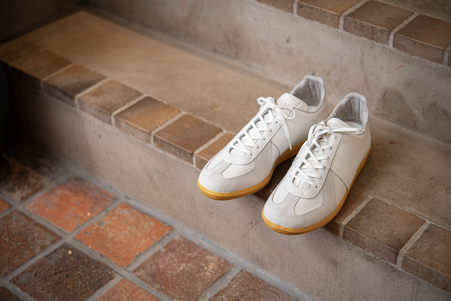 GERMAN ARMY TRAINER ORIGINAL WHITE/HONEY 俯瞰