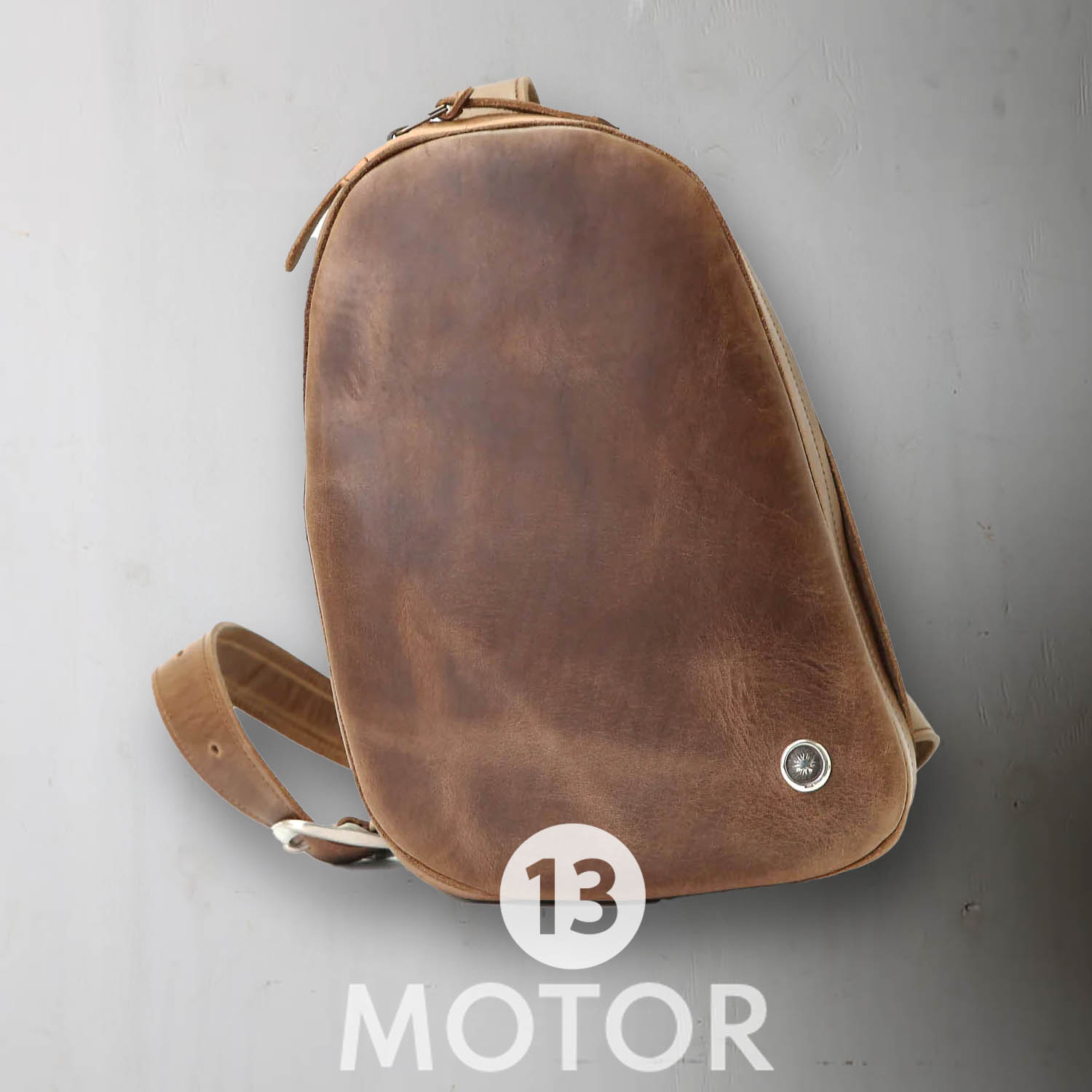 MOTO ボディバッグ クロムエクセルレザー ブラウン Amazon | クロム